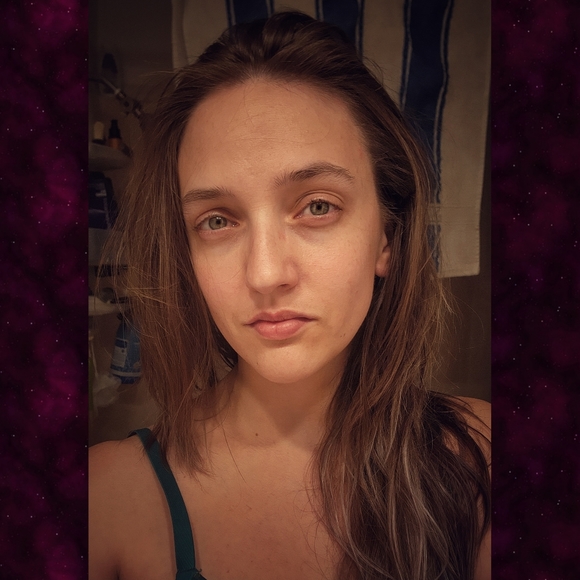 My name is Alaina. I wear S/M and have no set style. - Picture 4 of 4